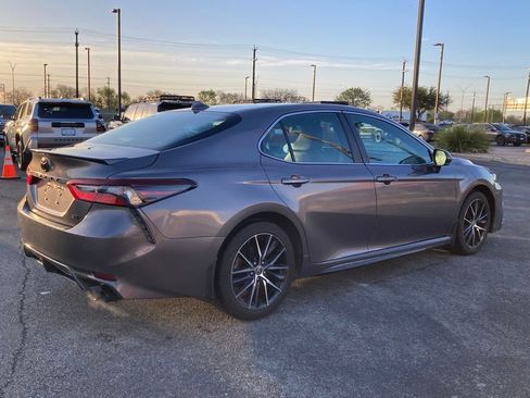 Used 2024 Toyota Camry SE image 5