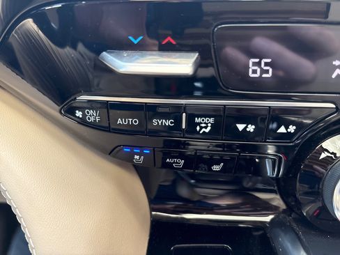 Used 2022 Acura MDX SH-AWD w/ Advance Package image 22