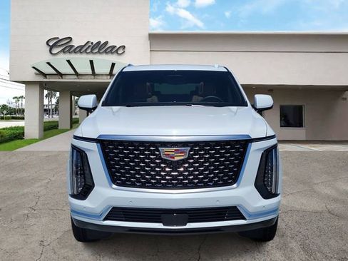 New 2026 Cadillac Escalade ESV Luxury AWD/4WD image 8