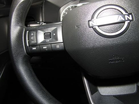 Used 2025 Nissan Rogue S FWD image 5