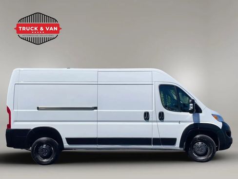 Used 2023 RAM ProMaster 2500 w/ Convenience Group FWD image 7