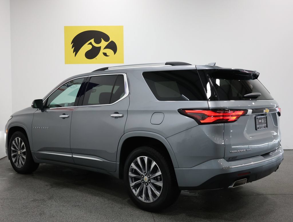 Used 2023 Chevrolet Traverse Premier AWD/4WD image 9