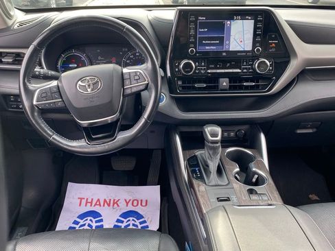 Used 2020 Toyota Highlander Limited image 10