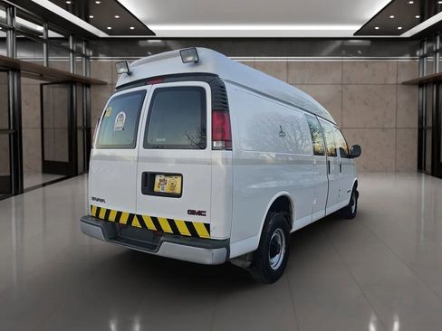 Used 2000 GMC Savana 3500 Extended RWD image 3