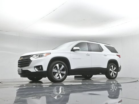 Used 2020 Chevrolet Traverse LT w/ LT Premium Package FWD image 46