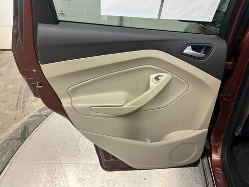 Used 2018 Ford Escape SE image 23