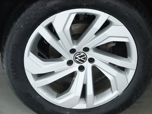 Certified 2021 Volkswagen Atlas Cross Sport SEL image 13