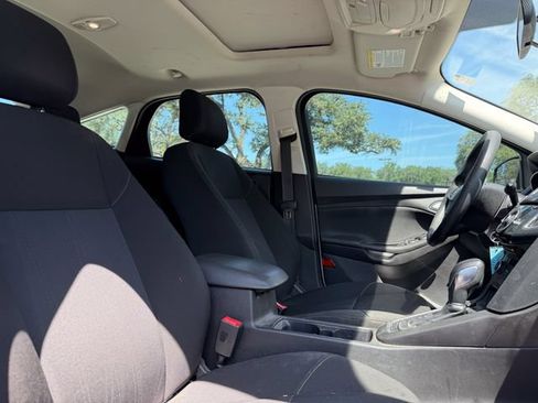 Used 2018 Ford Focus SEL FWD image 15