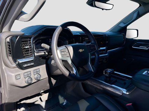 Used 2022 Chevrolet Silverado 1500 LTZ w/ LTZ Premium Package image 26