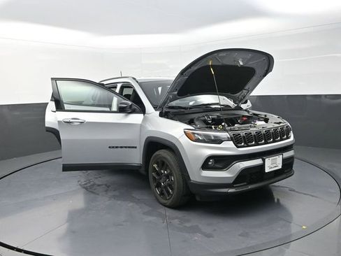 New 2026 Jeep Compass Latitude image 28