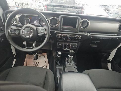 Used 2023 Jeep Wrangler Unlimited image 6