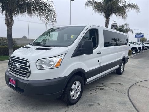 Used 2018 Ford Transit 350 XLT image 4