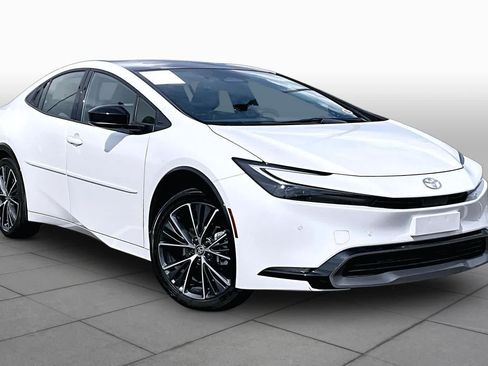 Used 2024 Toyota Prius Limited FWD image 3