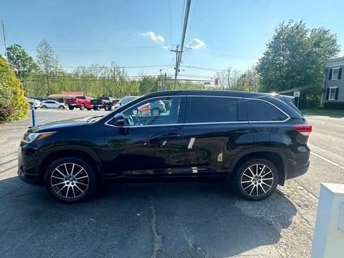 Used 2017 Toyota Highlander SE AWD/4WD image 8