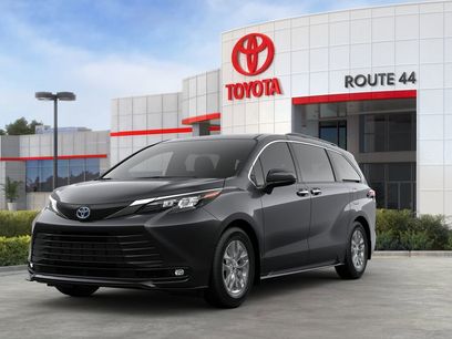 New 2025 Toyota Sienna XLE