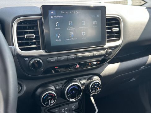 Used 2025 Hyundai Venue SEL FWD image 20