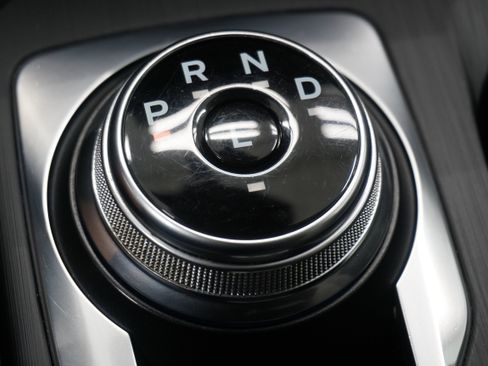 Used 2021 Ford Escape SE w/ SE Sport Appearance Package image 18