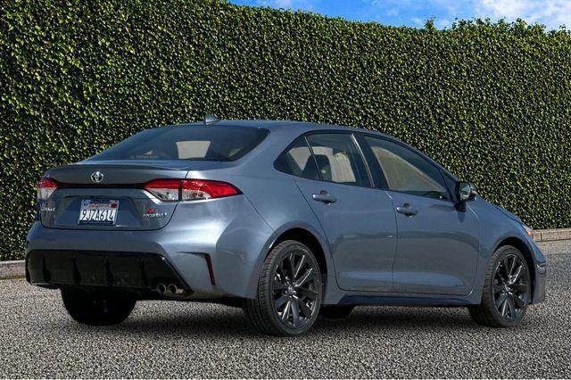Used 2024 Toyota Corolla SE FWD image 4