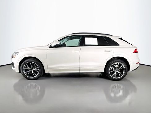 Used 2023 Audi Q8 Premium w/ Convenience Package AWD/4WD image 4
