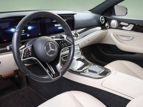 Used 2023 Mercedes-Benz E 350 4MATIC Sedan image 2