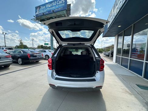 Used 2017 Chevrolet Equinox Premier w/ Enhanced Convenience Package FWD image 9