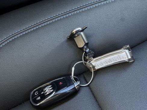 Used 2025 Buick Envista Sport Touring image 22