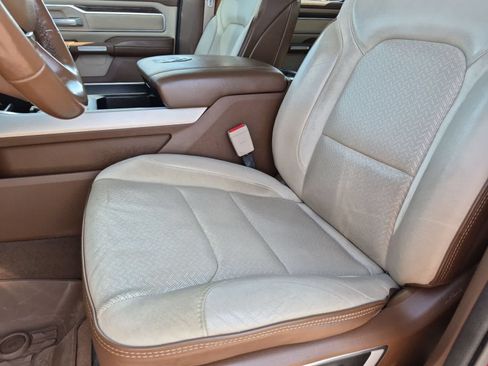 Used 2019 RAM 1500 Laramie AWD/4WD image 14