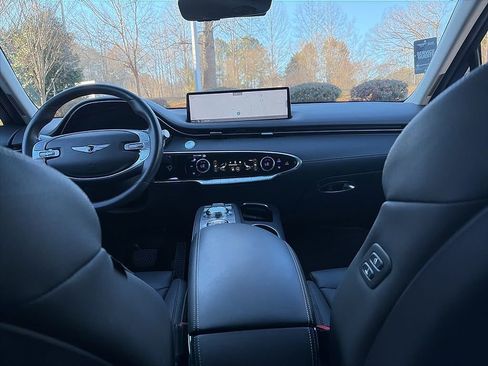 Certified 2023 Genesis GV70 2.5T Select w/ Select Package image 6