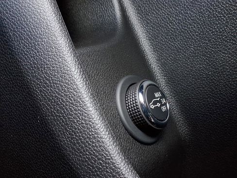 Used 2023 Cadillac XT4 Sport image 17