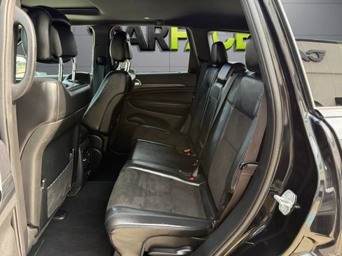 Used 2019 Jeep Grand Cherokee Altitude AWD/4WD image 18