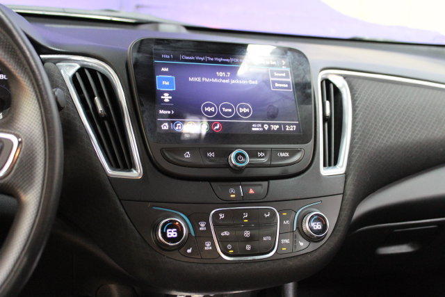 Used 2021 Chevrolet Malibu LT FWD image 19