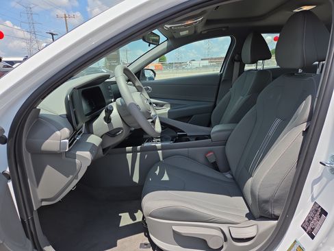 Certified 2026 Hyundai Elantra SEL Sport FWD image 7