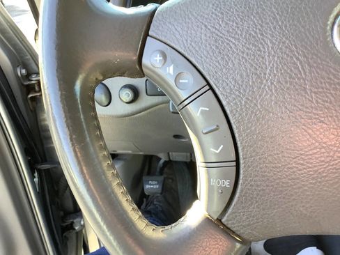 Used 2007 Toyota Sequoia SR5 image 40