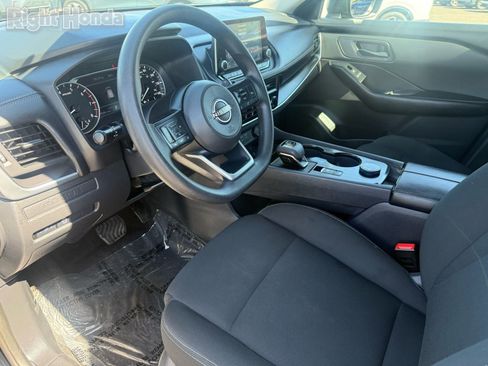 Used 2024 Nissan Rogue S image 12