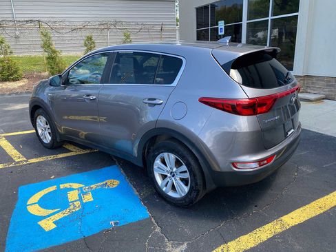 Used 2019 Kia Sportage LX AWD/4WD image 3