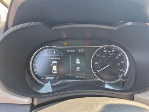 Used 2021 Nissan Versa SV image 29