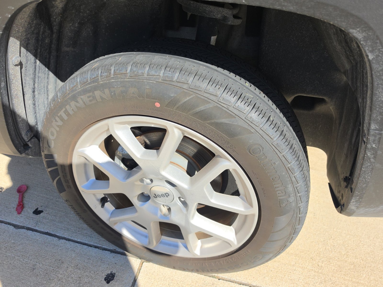 Used 2023 Jeep Renegade Latitude AWD/4WD image 7