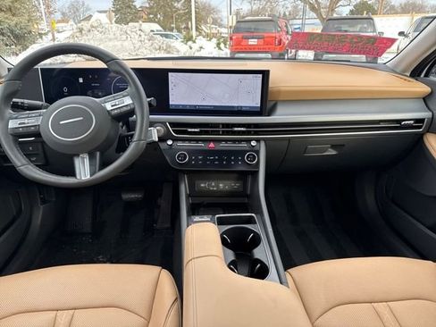 Used 2025 Hyundai Sonata Limited image 24