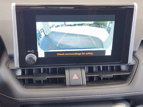 Used 2025 Toyota RAV4 XLE FWD image 6