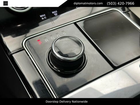 Used 2019 Land Rover Range Rover Velar R-Dynamic SE image 37
