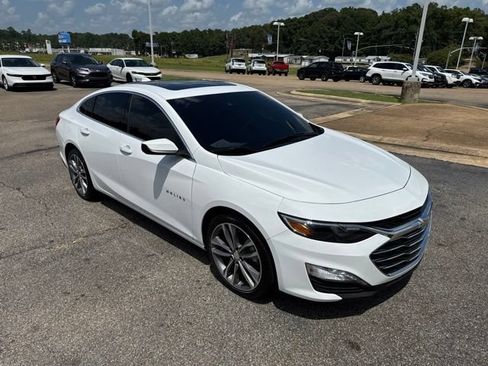 Used 2023 Chevrolet Malibu LT FWD image 3