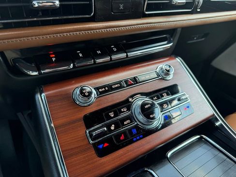Used 2022 Lincoln Aviator Reserve w/ Equipment Group 201A AWD/4WD image 29