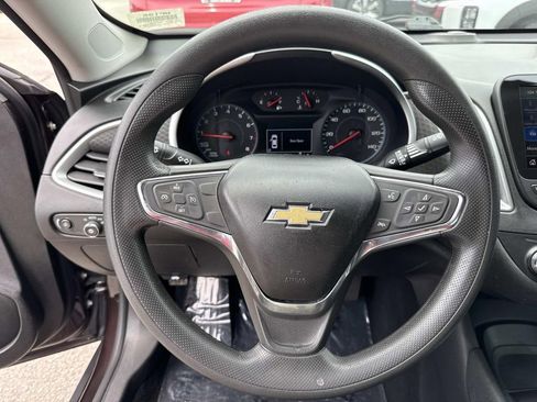 Used 2021 Chevrolet Malibu LS FWD image 38