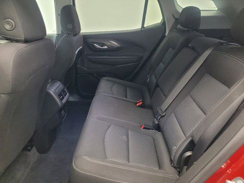 Used 2023 GMC Terrain SLE w/ Driver Convenience Package image 18