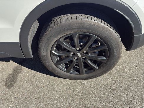 Used 2023 Cadillac XT4 Luxury image 16