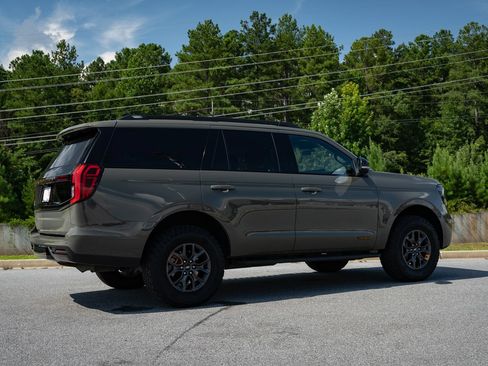 Used 2025 Ford Expedition Tremor AWD/4WD image 18