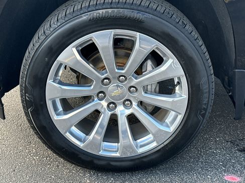 Used 2019 Chevrolet Silverado 1500 High Country w/ Technology Package image 10