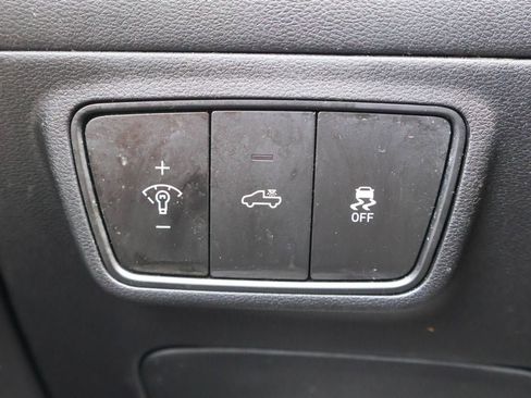 Used 2023 Hyundai Santa Cruz SEL Premium image 18