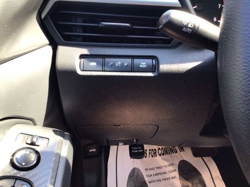 Used 2025 Nissan Altima 2.5 SV FWD image 9