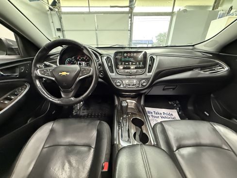 Used 2017 Chevrolet Malibu Premier w/ Driver Confidence Package FWD image 14